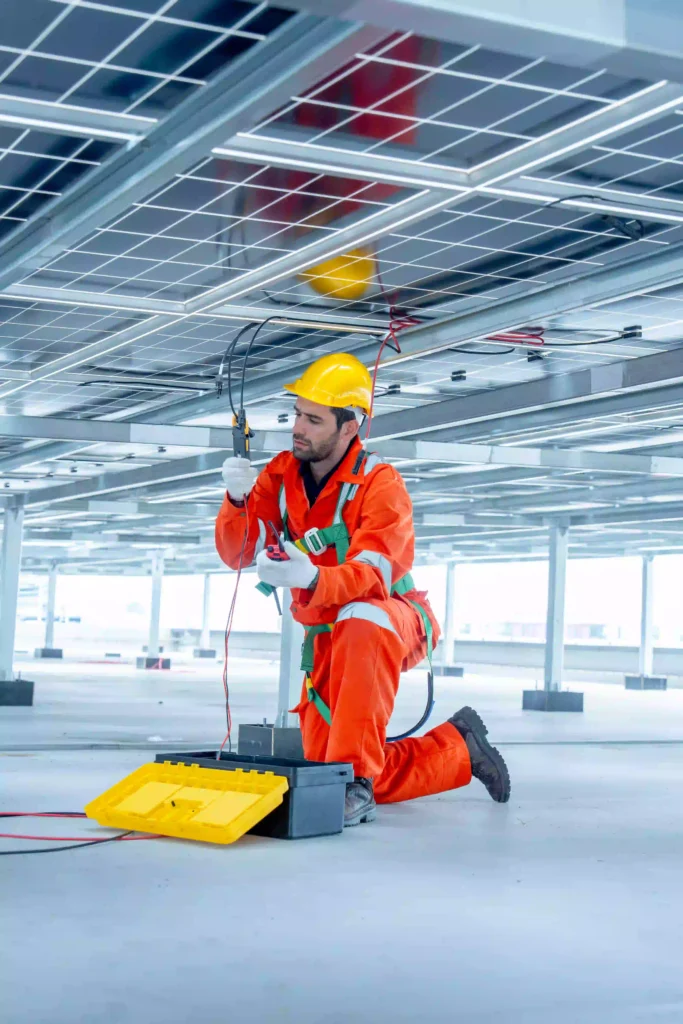 Tecnico de paneles solares